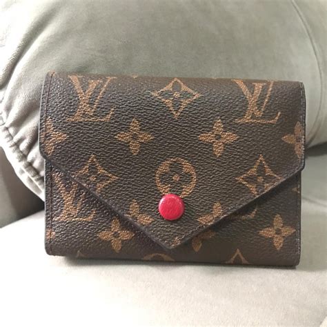 carteiras loui vuitton|louis vuitton express bag.